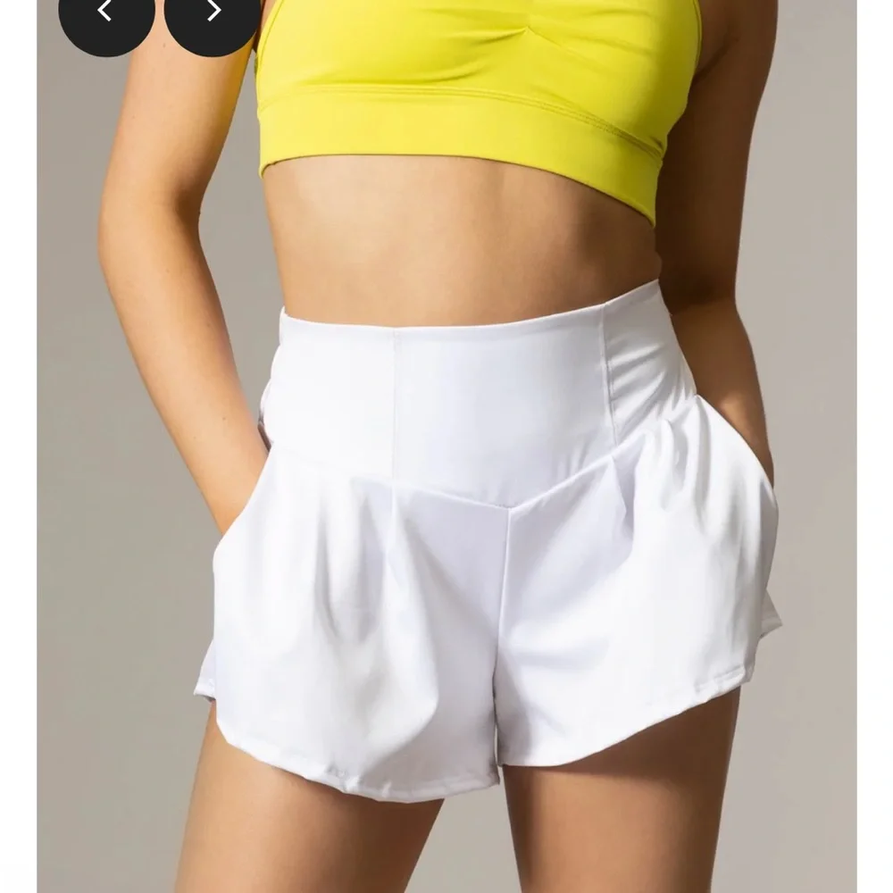 New white AXS Tiger Friday shorts - Picture 2 of 6